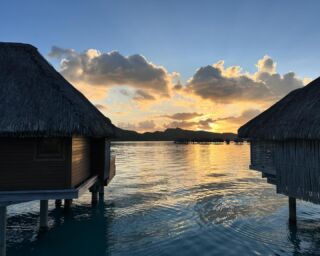 The sunset in Bora Bora was our evenings’s entertainment! 

#borabora #sunset_pics #oceanviews #letstravel #travelphotography #vacay #familyvacation #familyvacay